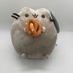 6.5” Pusheen Pretzel Plush